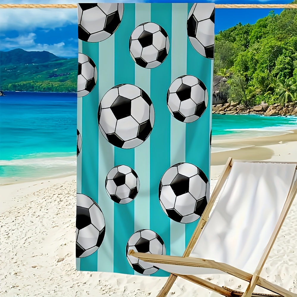 파란색 배경에 축구공이 있는 초대형 마이크로파이버 비치 - Beach Towel Large 리뷰 및 가격